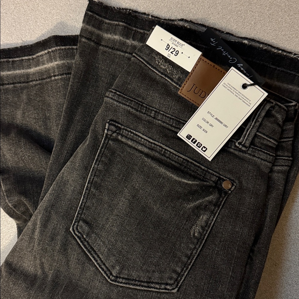 NWT Judy Blue Tummy Control Washed Gray Release Hem Flare Jeans Medium Rise - Picture 8 of 10